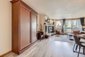 TV, fireplace, offices