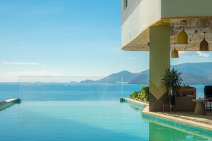 Outdoor pool - Panorama Luxstay Nha Trang (Nha Trang)