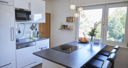 Wohnung mit zwei Schlafzimmern und großer Küche nahe Frankfurt