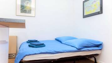 2 Schlafzimmer, Schreibtisch, Bügeleisen/Bügelbrett, WLAN