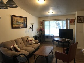 Basic House | Living area - Entire house to yourself (Salt Lake City)