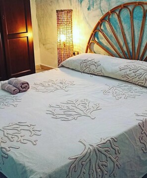 1 dormitorio, tabla de planchar con plancha, wifi gratis y ropa de cama