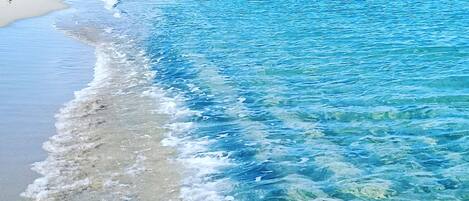 Una spiaggia nelle vicinanze