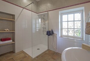 Hair dryer, towels