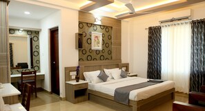 Deluxe A/c Room | 1 bedroom, Egyptian cotton sheets, premium bedding, memory foam beds - Kgees Noah Ark (Thodupuzha)