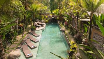 Kolam renang terbuka, kerusi lepak pantai