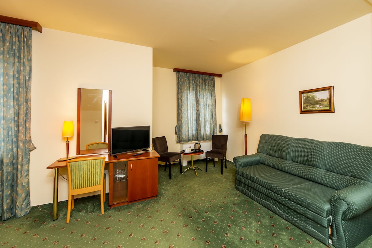 Premium bedding, Select Comfort beds, minibar, in-room safe
