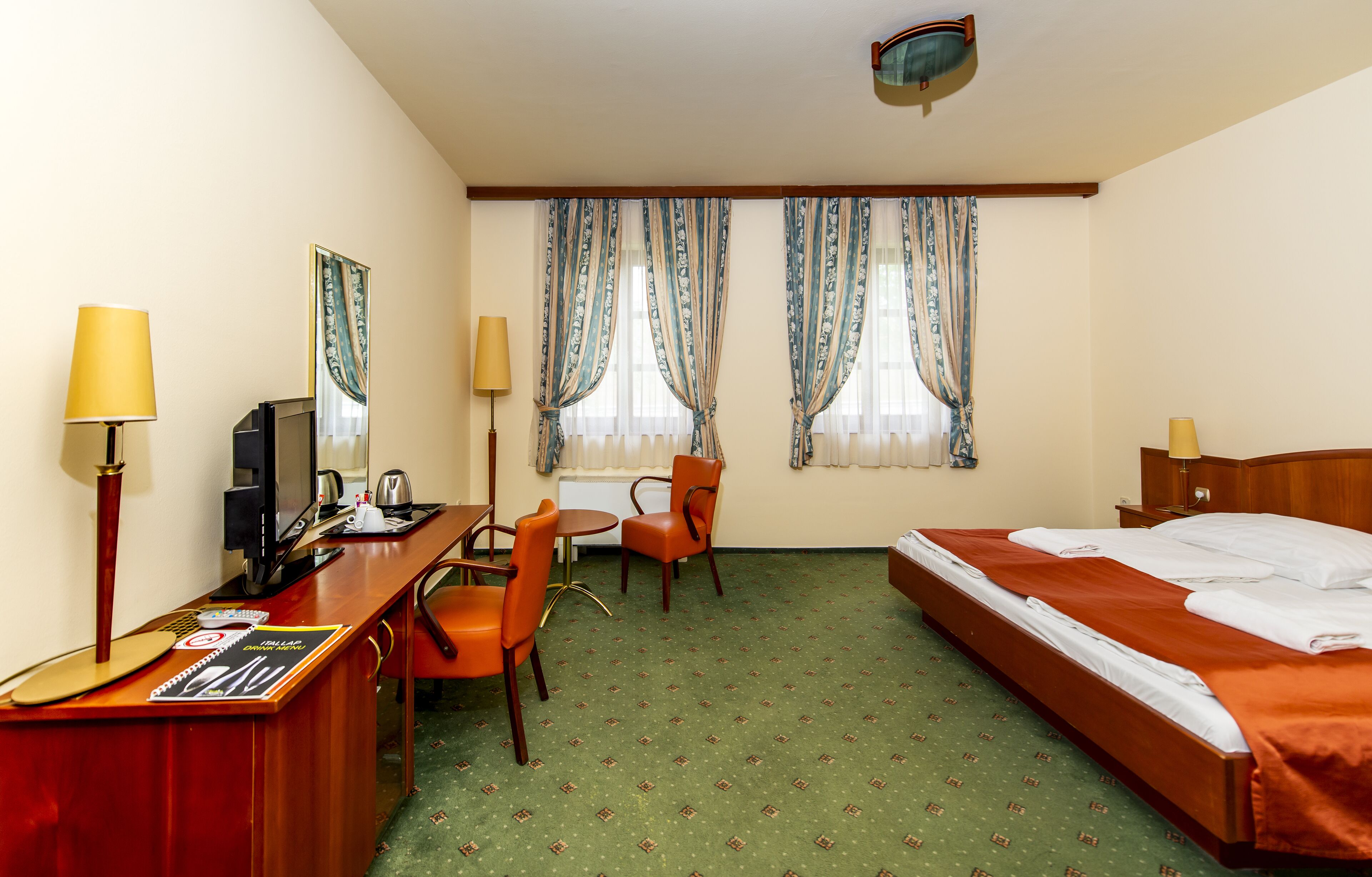 Literie de qualité sup érieure, matelas Select Comfort, minibar