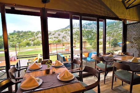 Restaurante. Milyos Hotel