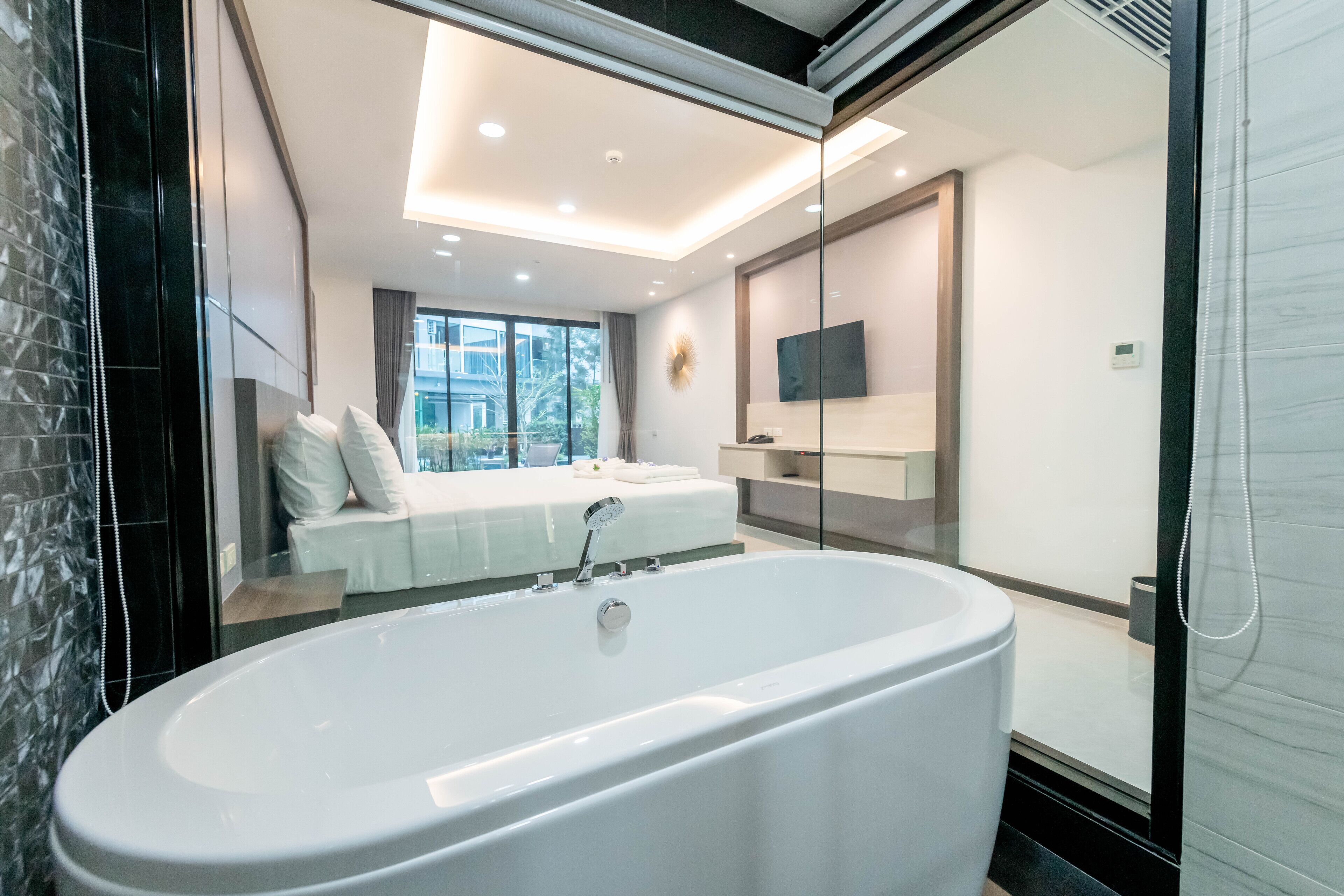 Pool Access | ห้องน้ำ | อ่างอาบน้ำและฝักบัวแยกจากกัน, ของใช้ในห้องน้ำฟรี, ไดร์เป่าผม