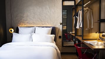 Premium kamer, terras | Luxe beddengoed, donzen dekbedden, een kluis op de kamer, een bureau