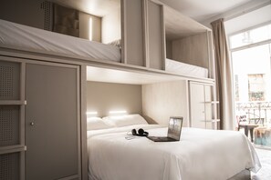 In-room safe, soundproofing, free WiFi, bed sheets