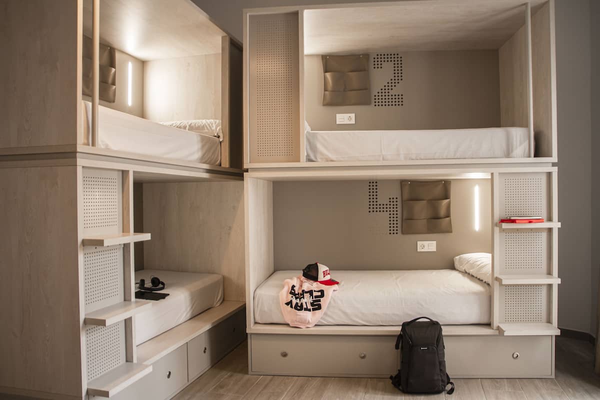Caja de seguridad en la habitación, insonorización y wifi gratis