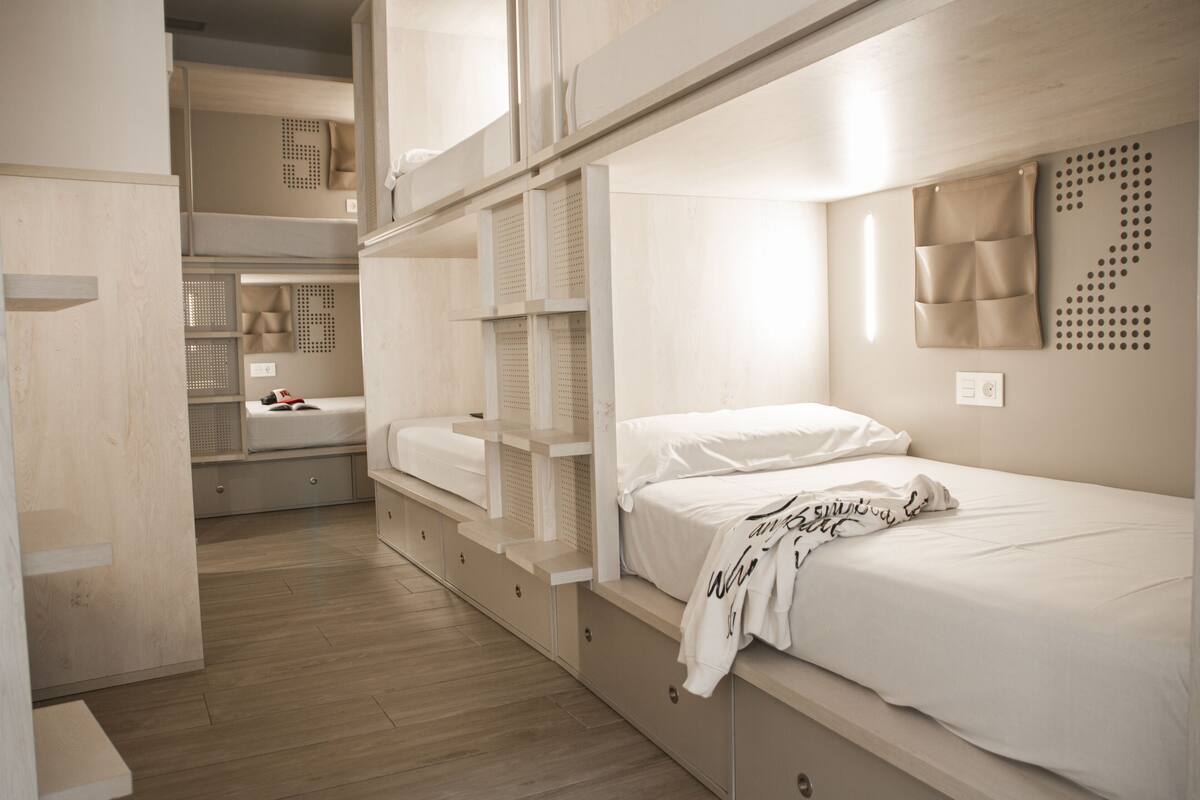 Cama en habitación compartida mixta 8 | Két bảo mật tại phòng, phòng cách âm 