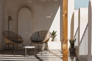 Superior Room, Terrace | Hypo-allergenic bedding, free WiFi, bed sheets