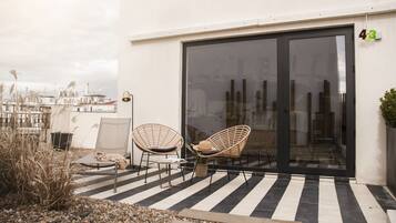 Superior-Zimmer, Terrasse | Allergikerbettwaren, kostenloses WLAN, Bettwäsche