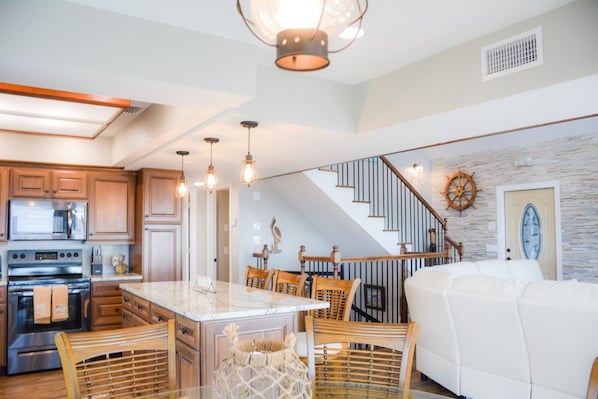 Interior - Herring House- Gulf front, St Joe Beach, WIFI, No pets, Sleeps 7 (Saint Joe Beach)