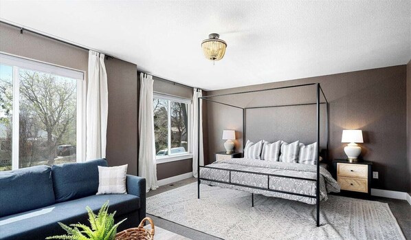 4 bedrooms, iron/ironing board, travel cot, free WiFi