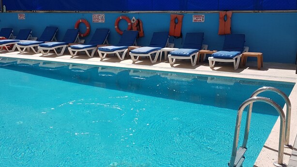 Outdoor pool - Larsens Suit otel (Alanya)