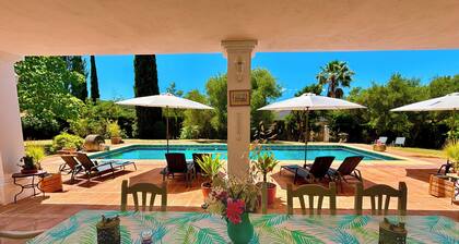 Finca Maridadi - Luxury Spacious 5 Bed Villa & Pool Near Majestic town of Ronda