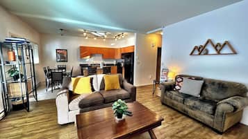 Smart TV, fireplace, DVD player, offices