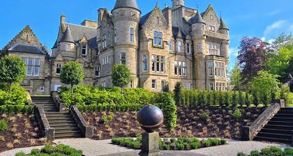 DOLLARBEG CASTLE - The Tower - Luxury Apartment