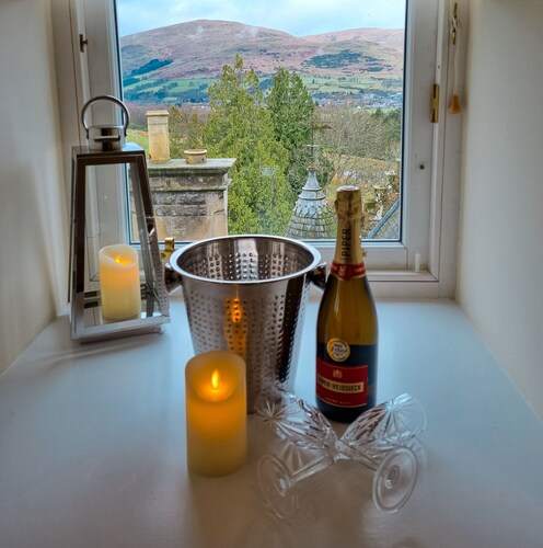 DOLLARBEG CASTLE - The Tower - Luxury Apartment