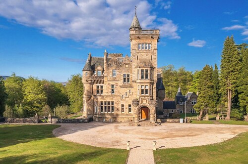 DOLLARBEG CASTLE - The Tower - Luxury Apartment