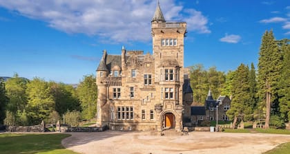 DOLLARBEG CASTLE - The Tower - Luxury Apartment