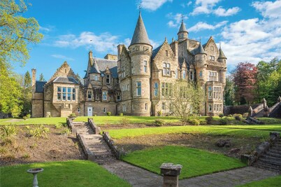 DOLLARBEG CASTLE - The Tower - Luxury Apartment