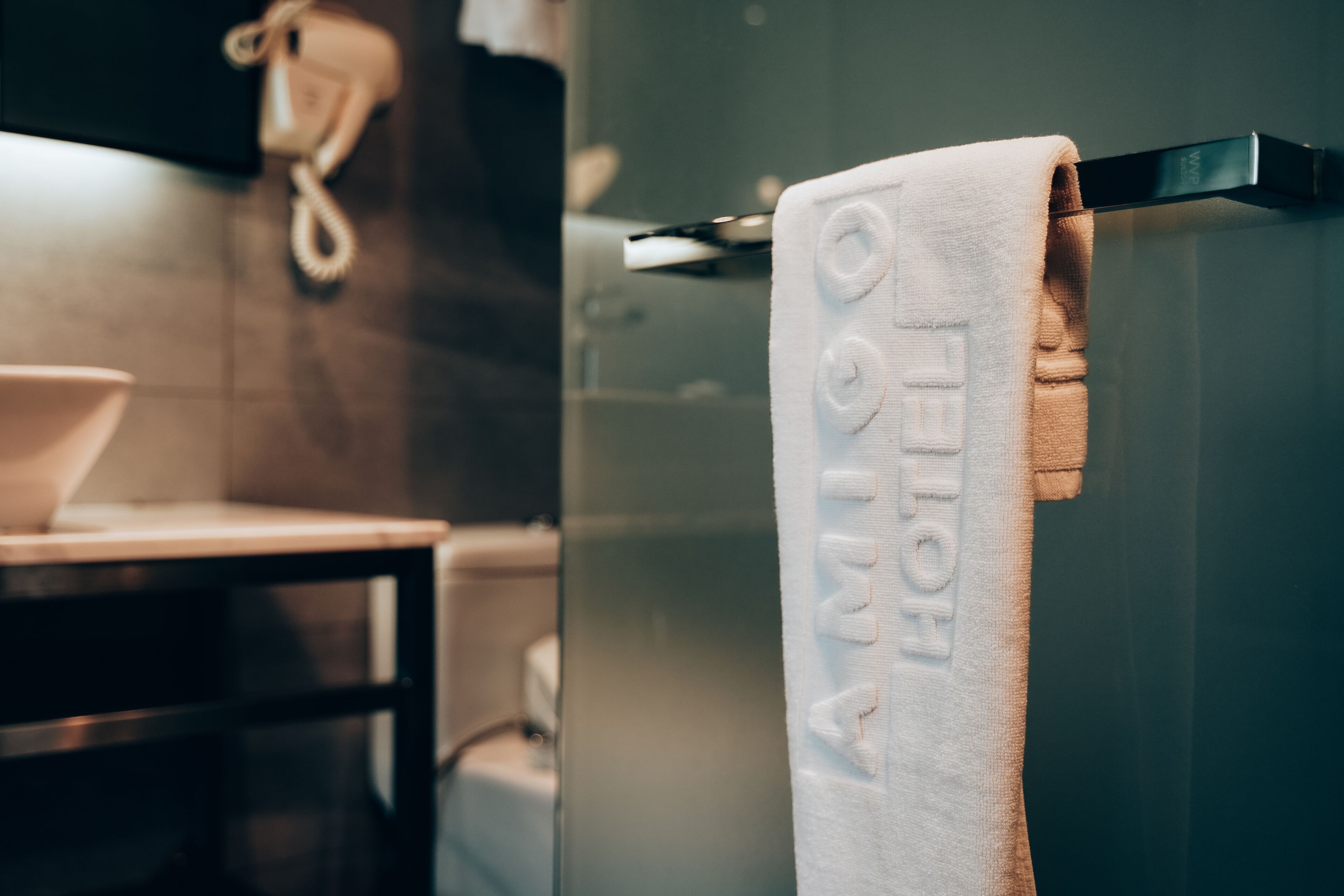 deluxe twin room, 2 single beds | minibar, desk, laptop workspace, blackout curtains