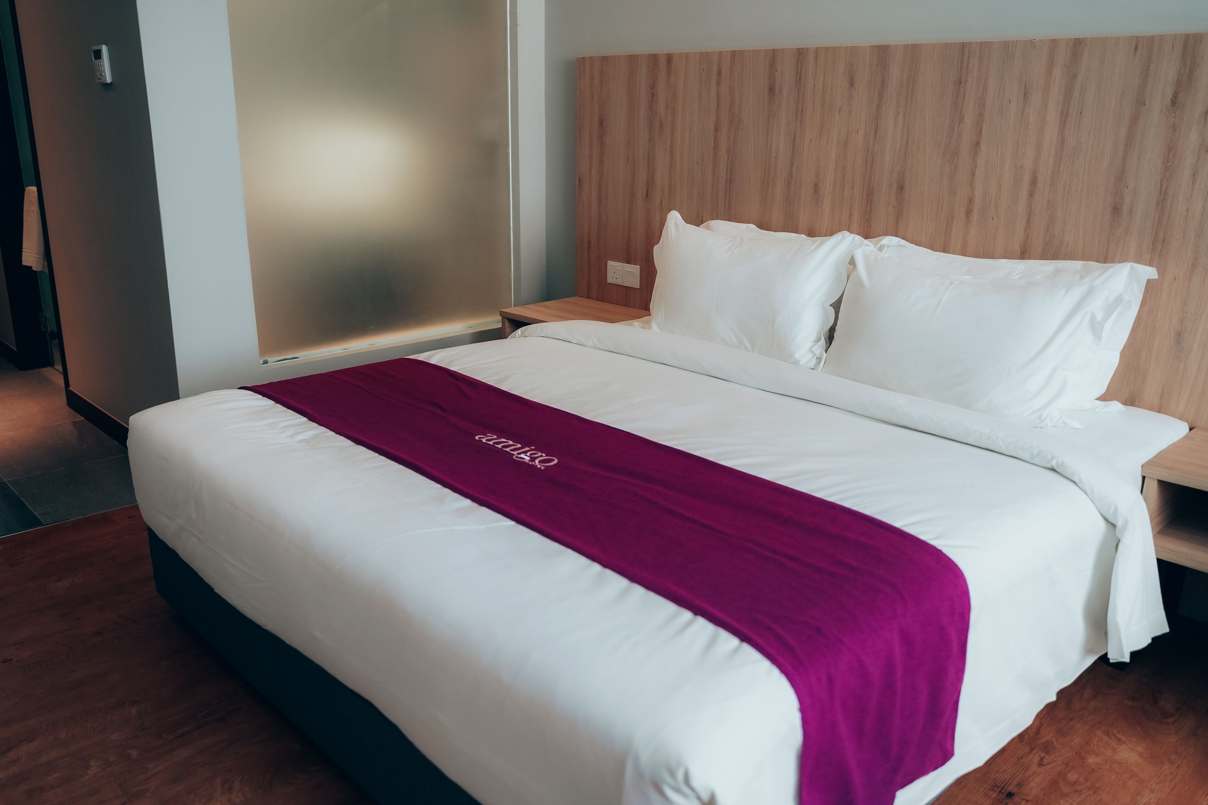 deluxe double room, 1 king bed | minibar, desk, laptop workspace, blackout curtains