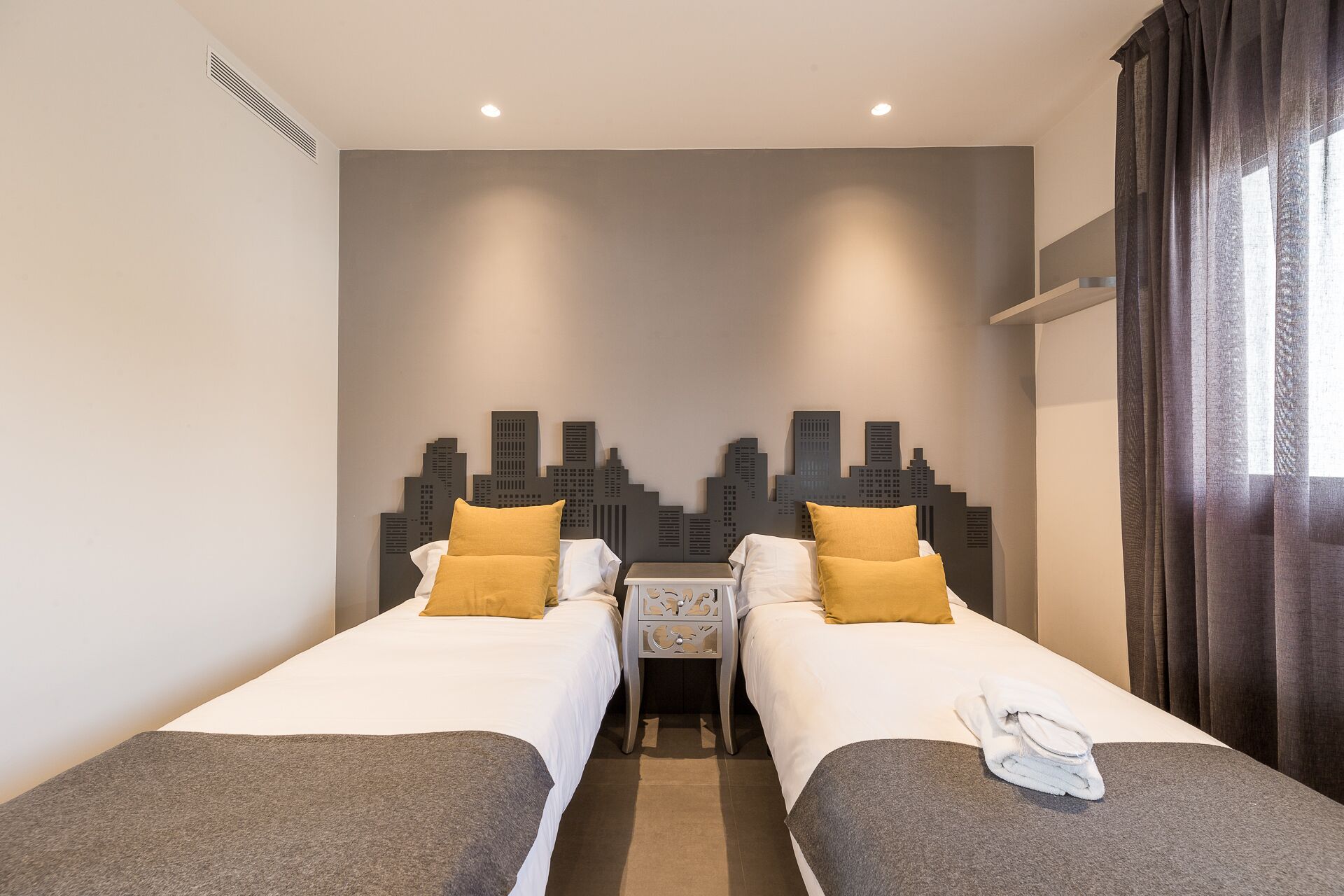 4 bedrooms, in-room safe, iron/ironing board, travel cot