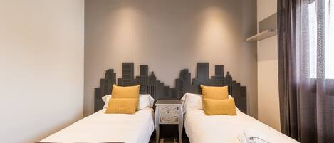 4 bedrooms, in-room safe, iron/ironing board, travel cot