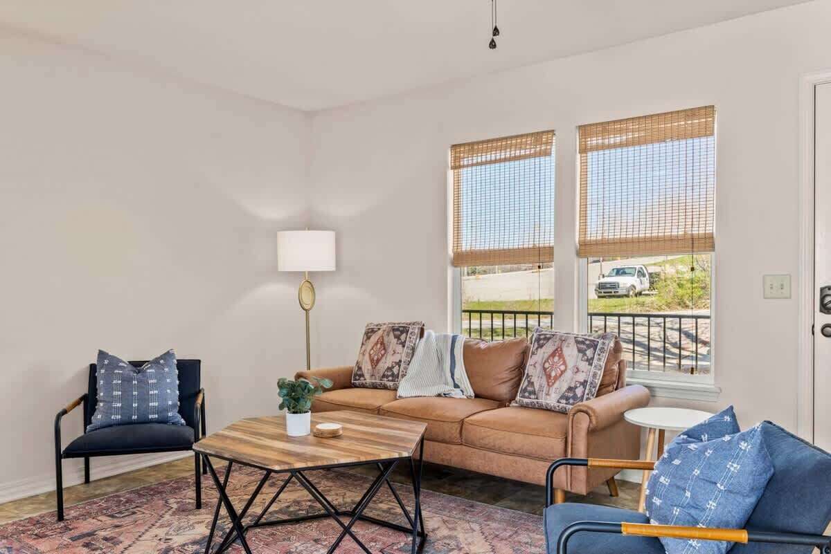 Fernseher, Stereoanlage, Arbeitsbereiche