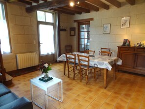Dining - Welcome to Gîte des Fromentaux near Chinon (Beaumont-en-Véron)