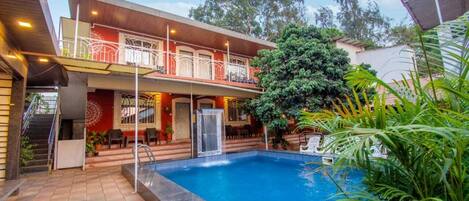 Façana frontal de l'allotjament