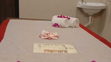 Aromatherapy, deep-tissue massages, Swedish massages, body wraps