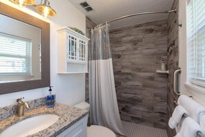 Combined shower/tub, hair dryer, towels, soap - Island Breeze- Close to Beach w/ Screened Lanai/Pool (St. Augustine)