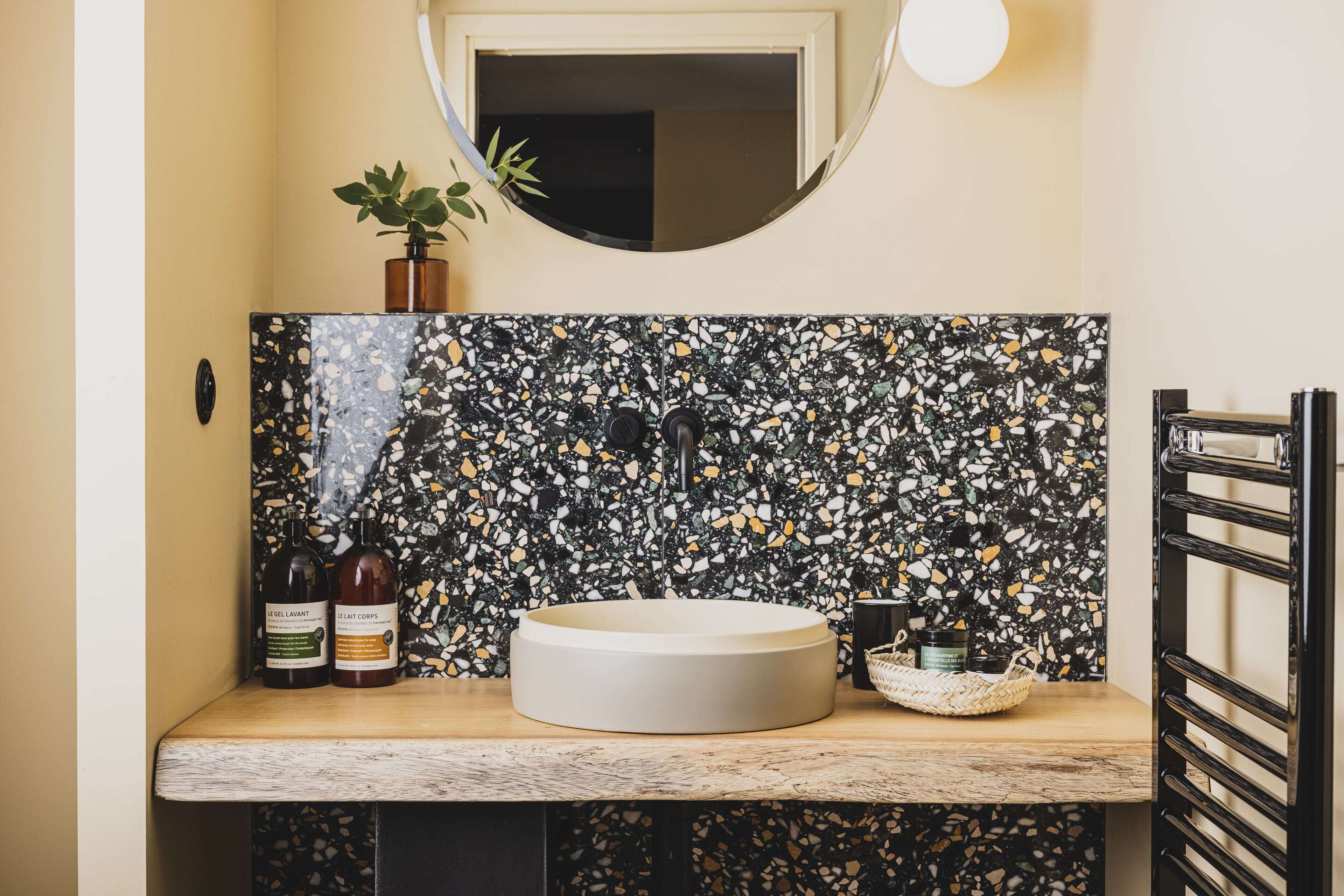 romantic suite (suite atelier - patio apercu ocean) | bathroom | hair dryer, bathrobes, slippers, towels