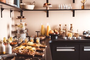 Daily buffet breakfast for a fee