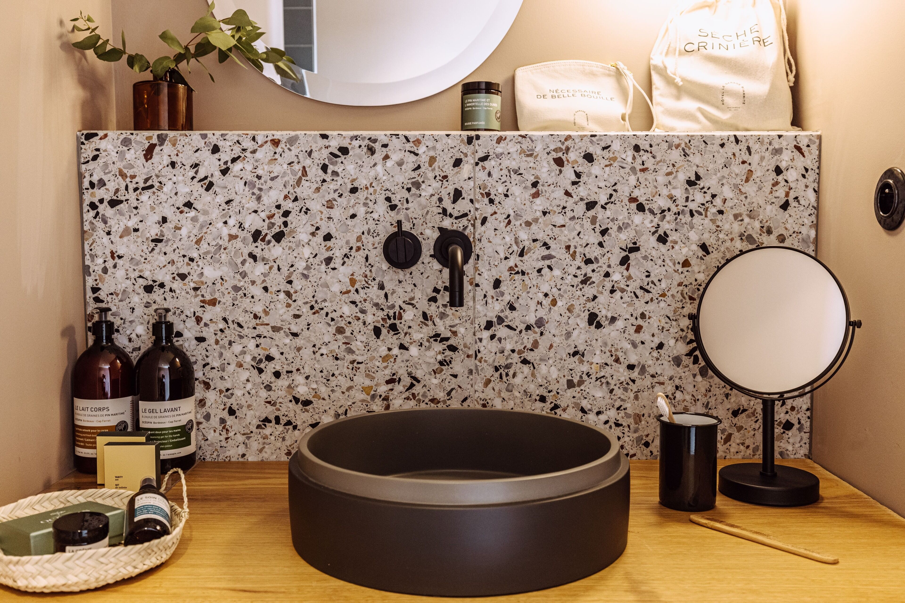 premium penthouse (grande suite club - terrasse pays bas) | bathroom | hair dryer, bathrobes, slippers, towels