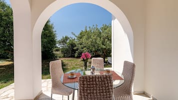 Classic Villa, 1 Bedroom, Pool Access, Garden View | Terrace/patio