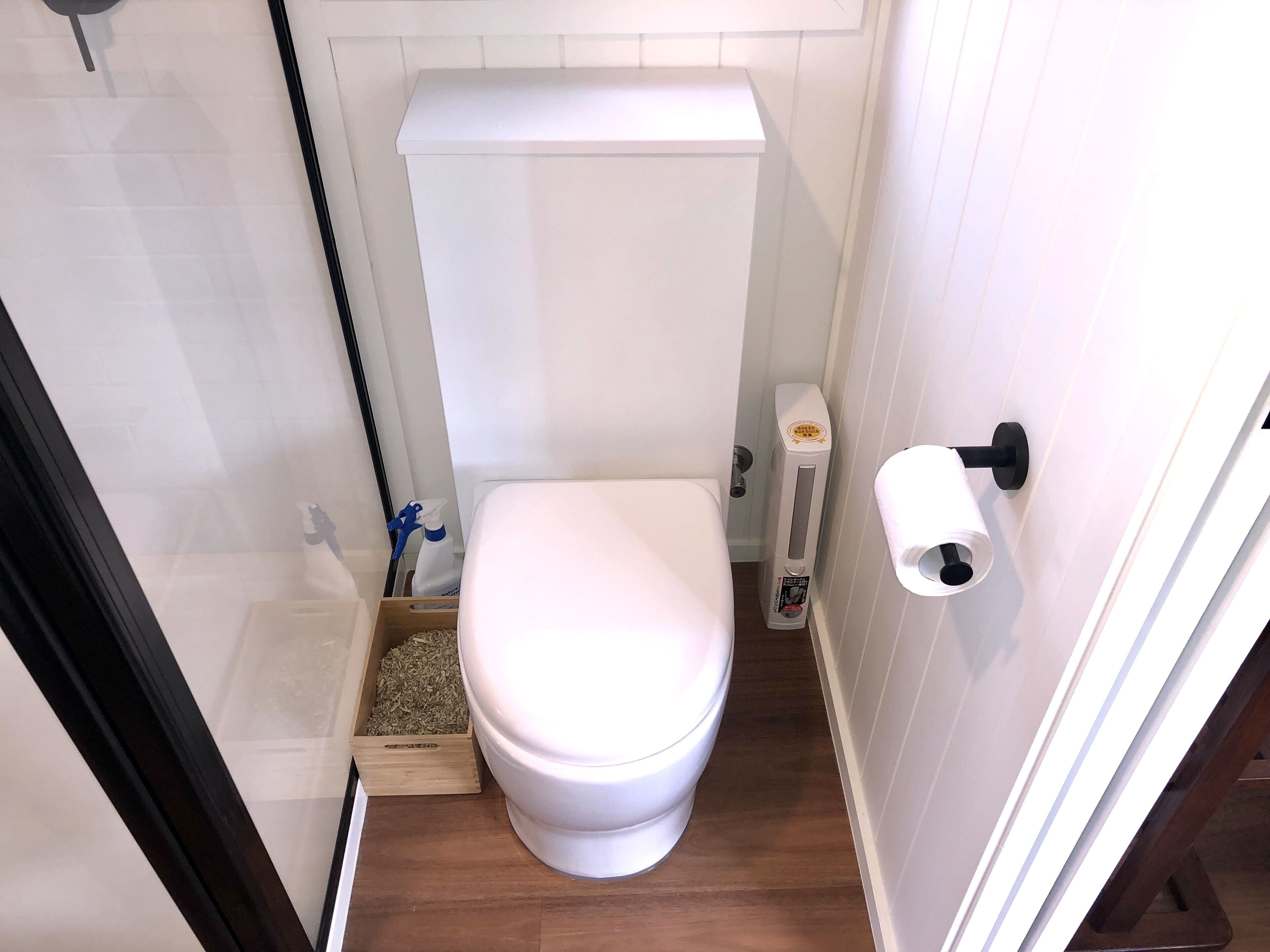 The Pink Lake Tiny House - 'Peony' - Lake Bumbunga (Lochiel) — image 11