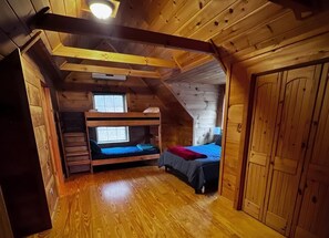 3 bedrooms, laptop workspace, iron/ironing board, free WiFi