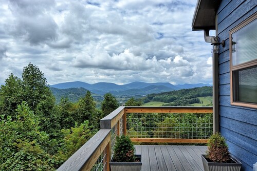 Sunset Vistas-Open for Bookings! 1 BR, Hot Tub, Views