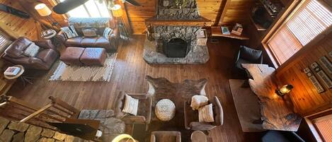 スマートテレビ、暖炉、書庫、ビデオライブラリ