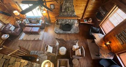 Spacious & Charming Cabin - Close to Ski/Lakes!