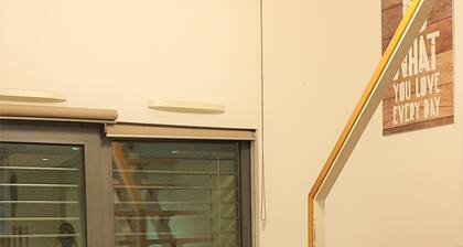 LOFT201 - Cozy - Central - With Garage