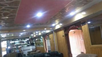 ロビー応接スペース